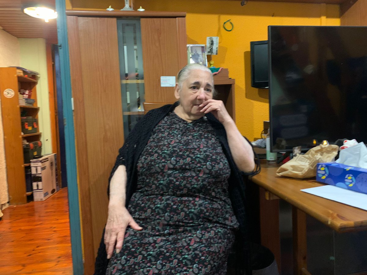 Hoy, Blanca Espinosa, pensionista de 78 años, será desahuciada en el barrio Gòtic de Barcelona por una deuda de 88 euros. Terrorismo es esto.
