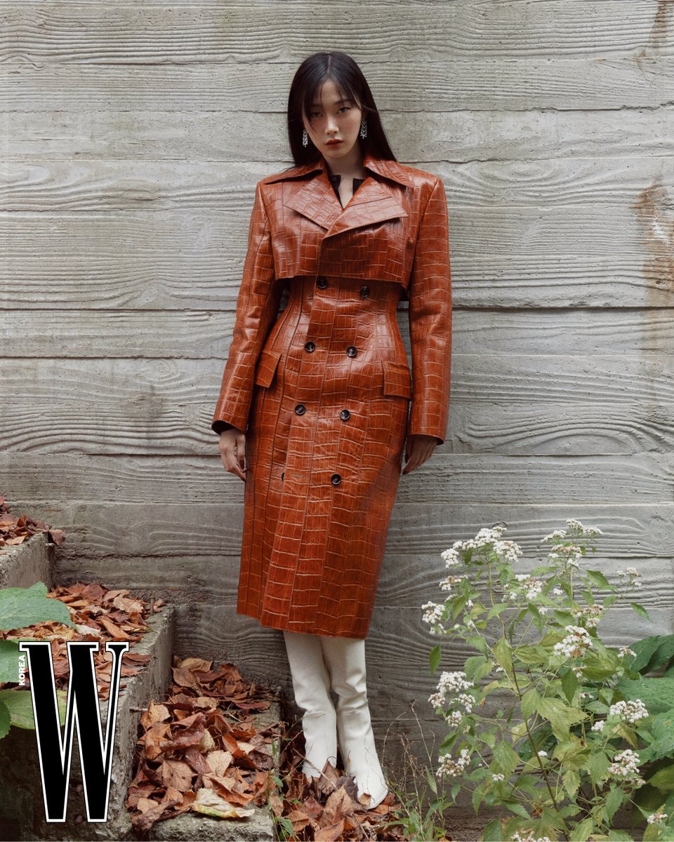 aespa_official's tweet photo. W Korea with GISELLE 🐈‍⬛🖤

#aespa #æspa #에스파
#GISELLE #지젤
#Wkorea https://t.co/rpZqwa1dJC