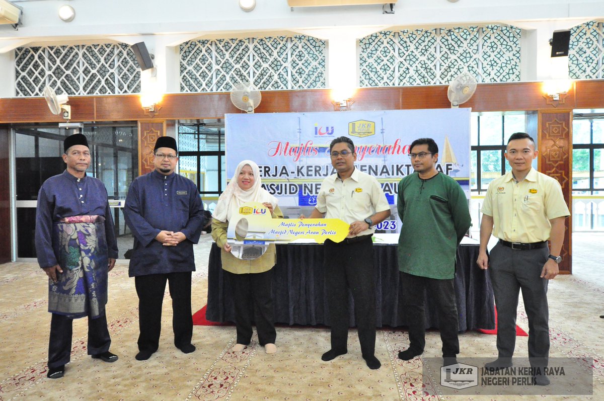 Majlis Penyerahan Naiktaraf Masjid Negeri Arau, Perlis.

Tarikh: 17 November 2023
Lokasi: Masjid Negeri Arau, Perlis