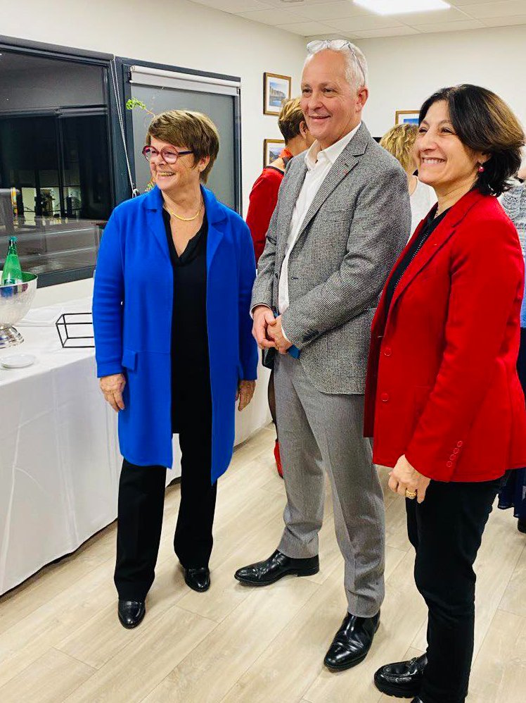cnomk's tweet photo. [Actualité de l'Ordre 📰]

.@PMathieuMK, présidente du @cnomk, @jefdumas, secrétaire général et @sophiedigio, trésorière générale ont participé à la réunion de coordination du Conseil régional de l'ordre des masseurs-kinésithérapeutes de Normandie, ainsi qu'à l'inauguration des nouveaux locaux. #Caen