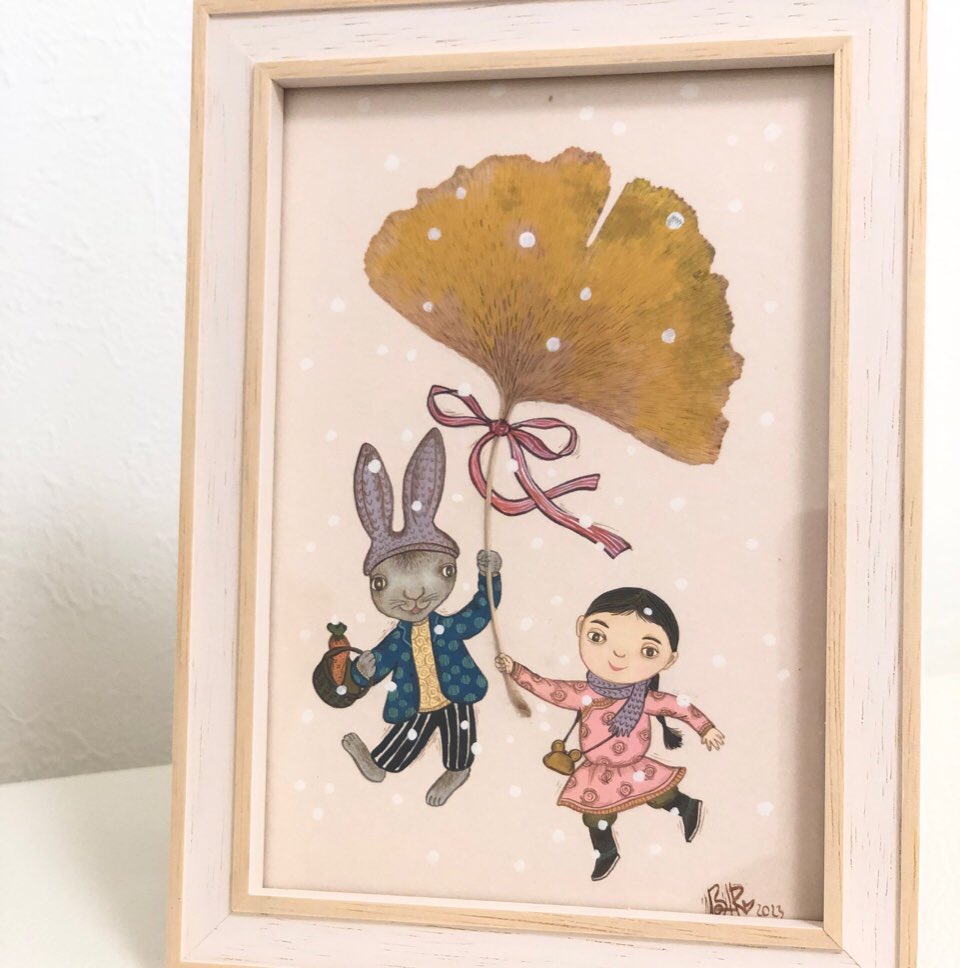 withBGN's tweet photo. イチョウが色づく季節になりましたね😊
Bolormaa’s STOREでは、原画も販売しています。ぜひのぞいてみてください❣️
https://t.co/PUg6aIjVM0

#イチョウ　#銀杏　#モンゴル　#ボロルマー　#うさぎ https://t.co/xtVKn8aDzj