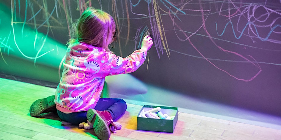 There are a couple of tickets left for The Wonder Studio this weekend – free interactive creative play sessions for children aged 2-5 in our Learning Studio, inspired by our current exhibition, Zarina Bhimji: Flagging It Up. eventbrite.co.uk/e/the-wonder-s…