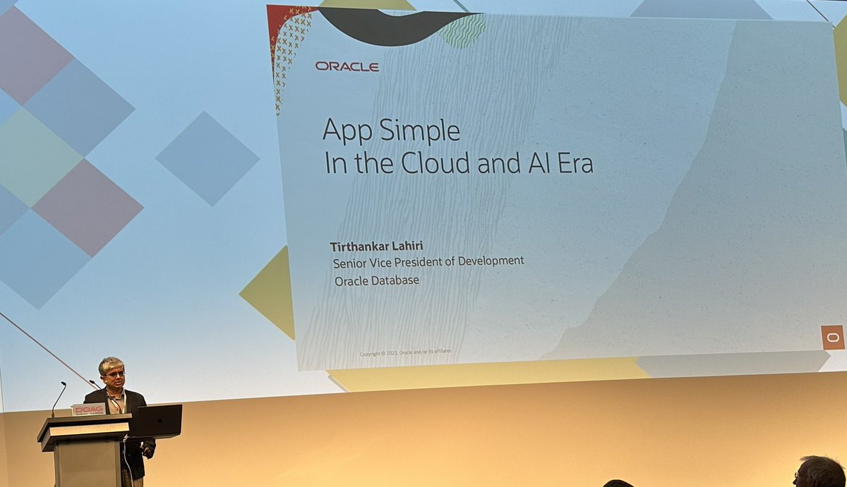 CPfundtner's tweet image. Tolle Keynote über „the new stuff“ in #Oracle23c #database von Tirthankar Lahiri @dbinmemory auf der #Doag2022 Konferenz.
@oracleace @DOAGeV
