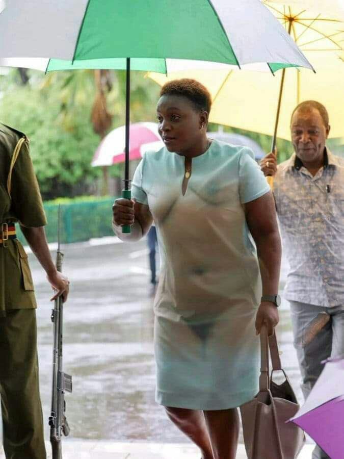 detoxarap1's tweet photo. @kot Even our CS has decided to walk around naked,kwani bei ya razor blade ni how much siku hizi hadi CS ameshindwa kuprone Karura forest??? https://t.co/8xAwsQ0bYO