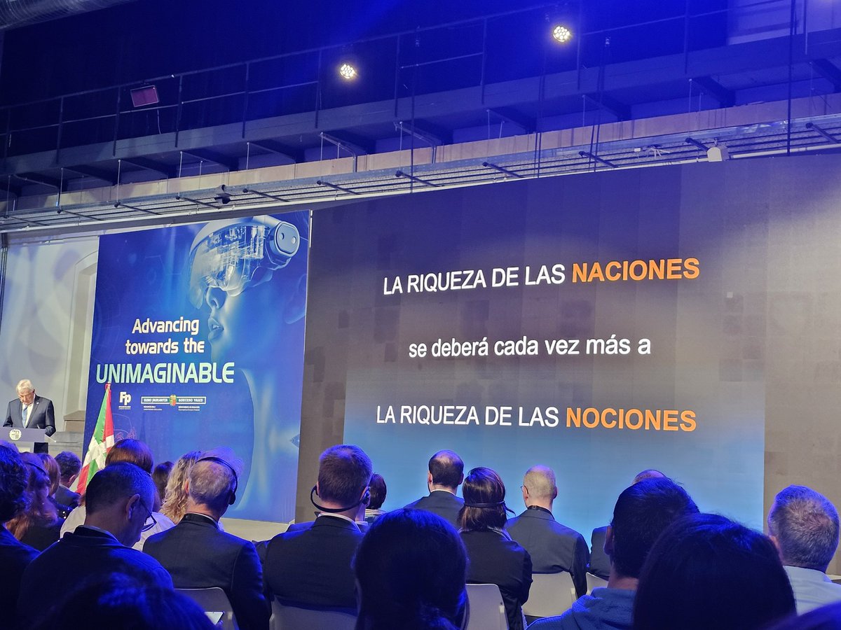 Grande la frase que presenta Pedro Miguel Etxenike en #VETSUMMIT2023 "La riqueza de las NACIONES se deberá cada vez más a la riqueza de las NOCIONES".