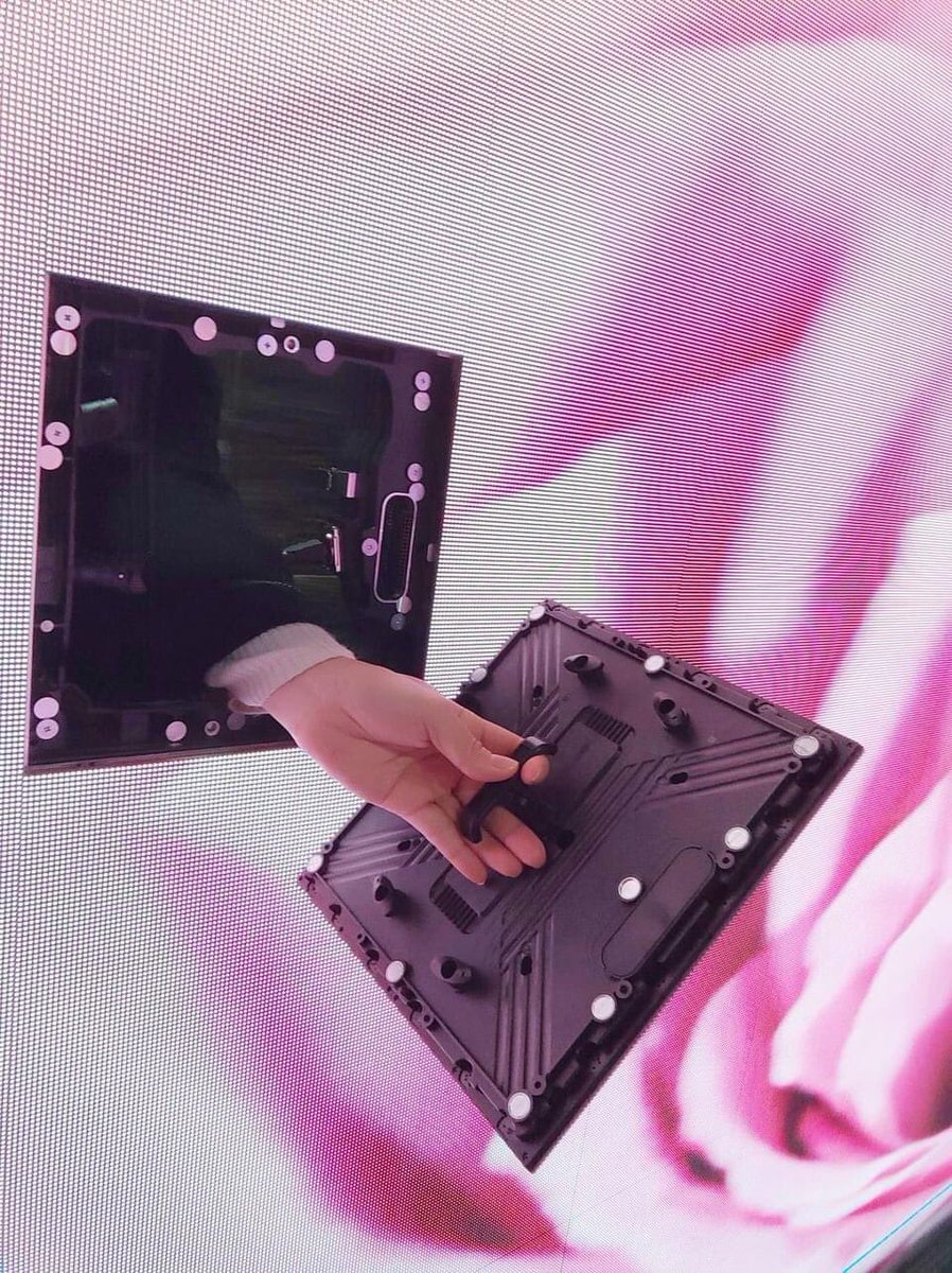 SelinXcolorled's tweet image. XH series rental led display &amp;amp; Dual backup of signal network ports
pixel pitch :P4.81\P3.91\P2.9\P2.6\P2.5\P1.9\P1.5 etc
welcome to inquiry
My whatsapp: +86 13528777542
#ledwall #ledposterscreen #posterscreen #ledposter #LEDdplayer #ledlighting #ledadvertising #ad #PantallaLED