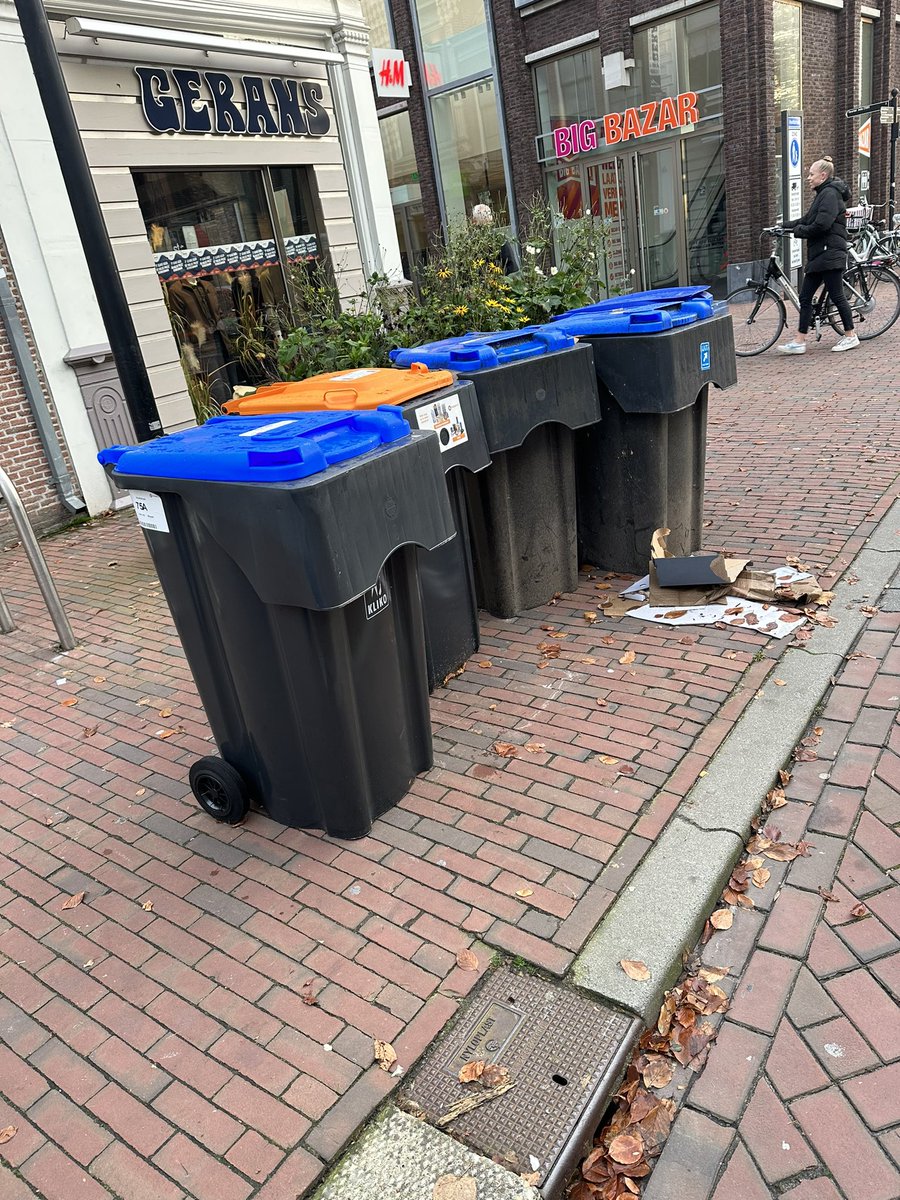 geransmeppel's tweet photo. @GemeenteMeppel deze containers staan al een week bij ons voor de deur . Lijkt ons niet te bedoeling https://t.co/sJRYf3T0HC