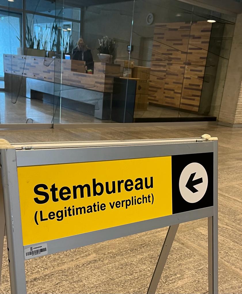 🗳️𝗛𝗲𝗯 𝗷𝗶𝗷 𝗮𝗹 𝗴𝗲𝘀𝘁𝗲𝗺𝗱 𝘃𝗮𝗻𝗱𝗮𝗮𝗴? 
Vandaag is de verkiezing voor de Tweede Kamer. 
Benieuwd waar je kunt stemmen en wat je daarvoor nodig hebt? Wij hebben alles voor je op een rijtje gezet. Bekijk de website: eindhoven.nl/bestuur-en-bel…