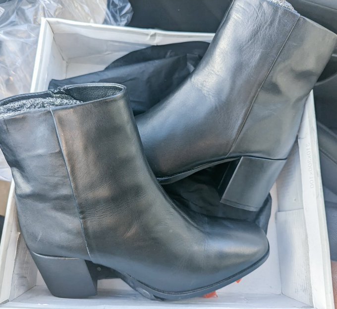 My feet deserve the best 👢👠 https://t.co/i9bZPKH2qA<a href="/tag/art"class="tags"><span>#art</span></a><a href="/tag/sexy"class="tags"><span>#sexy</span></a><a href="/tag/nude"class="tags"><span>#nude</span></a><a href="/tag/erotic"class="tags"><span>#erotic</span></a><a href="/tag/blackandwhitephotog"class="tags"><span>#blackandwhitephotog</span></a>