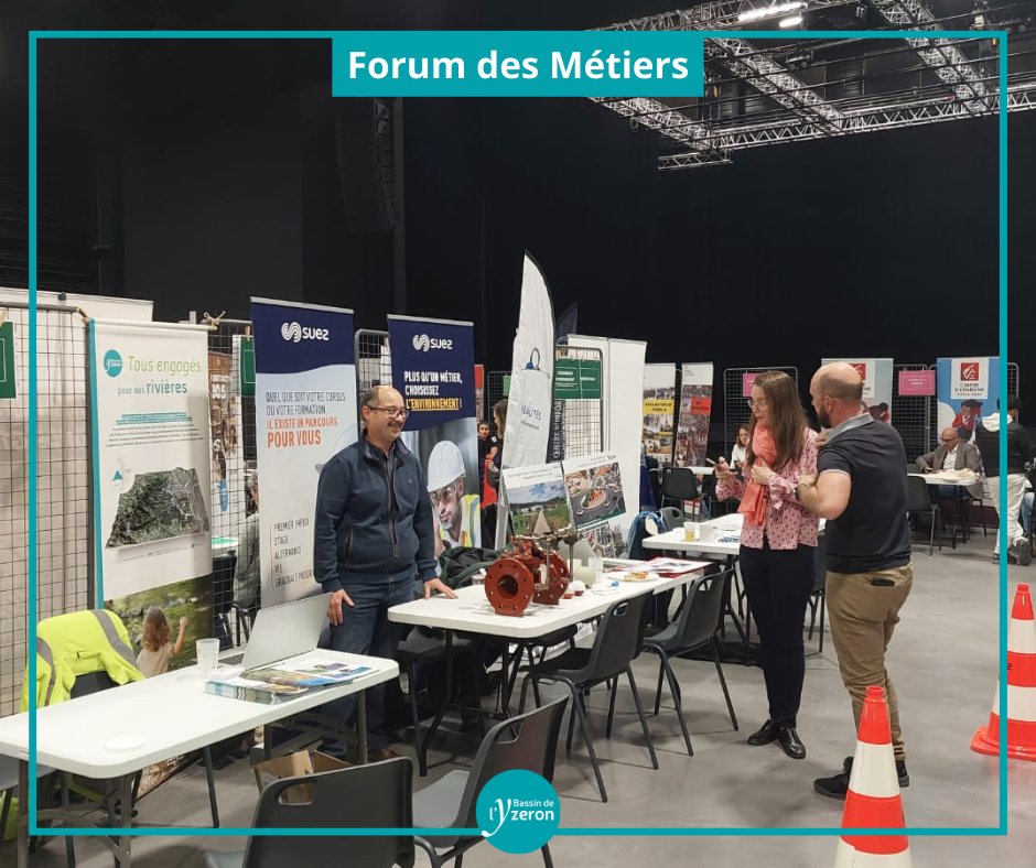 Les métiers de l'eau à l'honneur au forum des métiers de Vaugneray. Bureaux d'études et collectivités du bassin versant, <a href="/SIAHVY/">SIAHVY - Syndicat de l'Yvette</a>, <a href="/SUEZ/">SUEZ</a>, aux côtés du SAGYRC pour mettre en valeur ces métiers d'avenir. A découvrir l'exposition par Rodolphe De Santis riviere-yzeron.fr/dans-leur-elem…