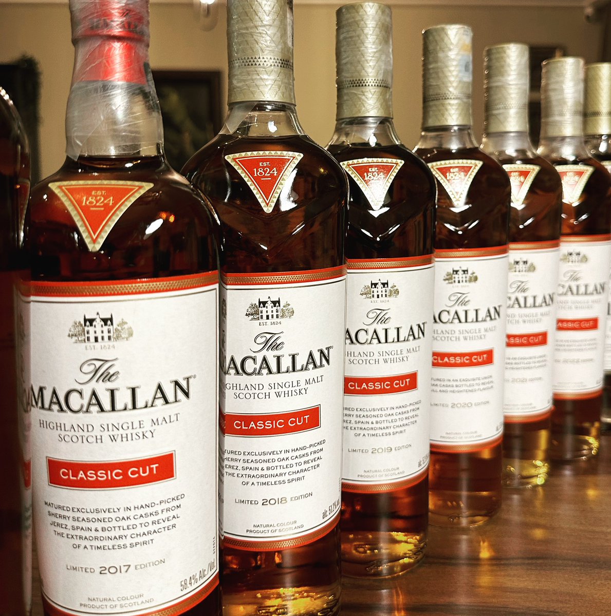 Macallan Classic Cut🥃
@The_Macallan 

#viski #theviskici #whisky #whiskey #виски #singlemalt #dram #oak #cask #friends #whiskyporn #viskitadimi #whiskylove #instawhisky #tasting  #slainte #cheers #baskentinviskicileri #viskidostlarlaguzel #themacallan #makethecall #classiccut