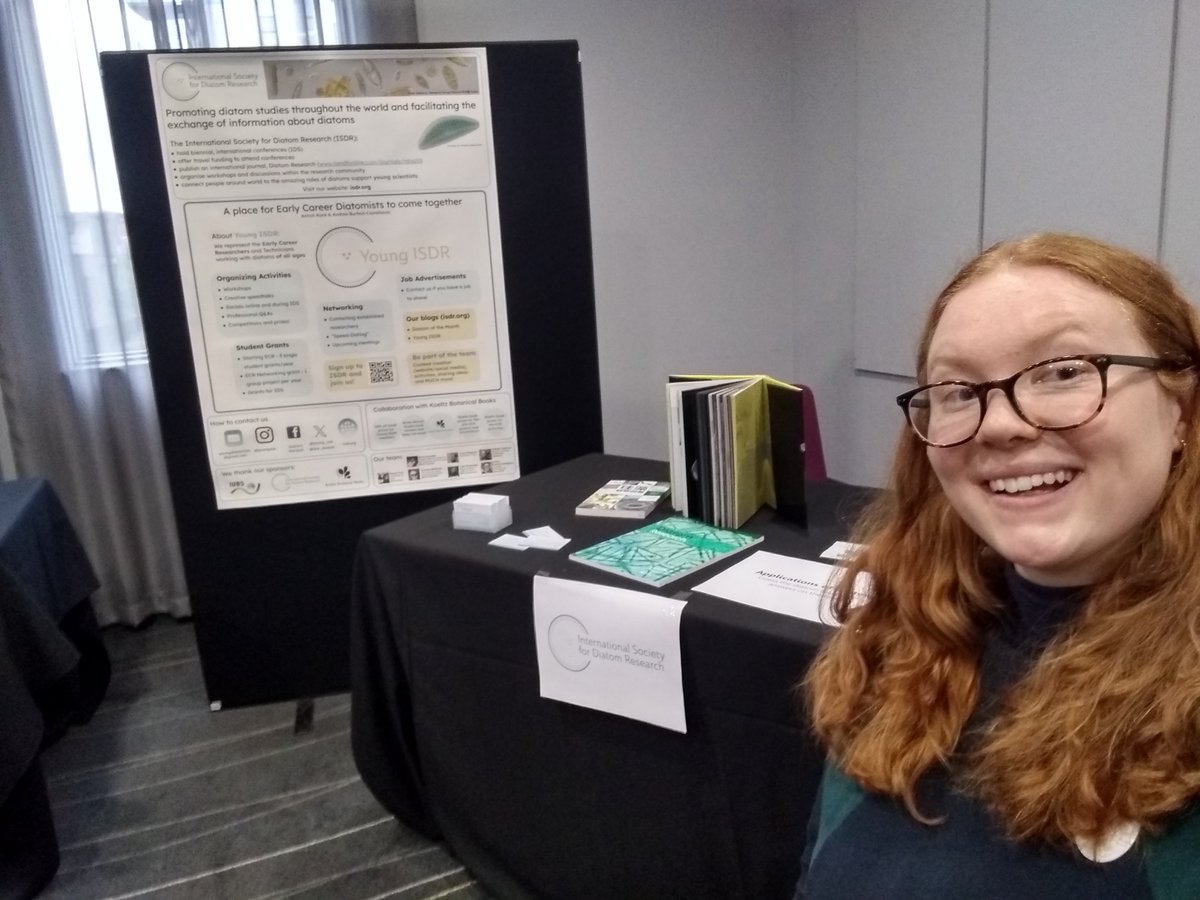 It's the Festival of Algae <a href="/Algae_UK/">Algae-UK</a>  🤙 and I'm here talking diatoms! 
So great to represent @young_isdr and @isdr_diatom to members of the Algae community #diatoms