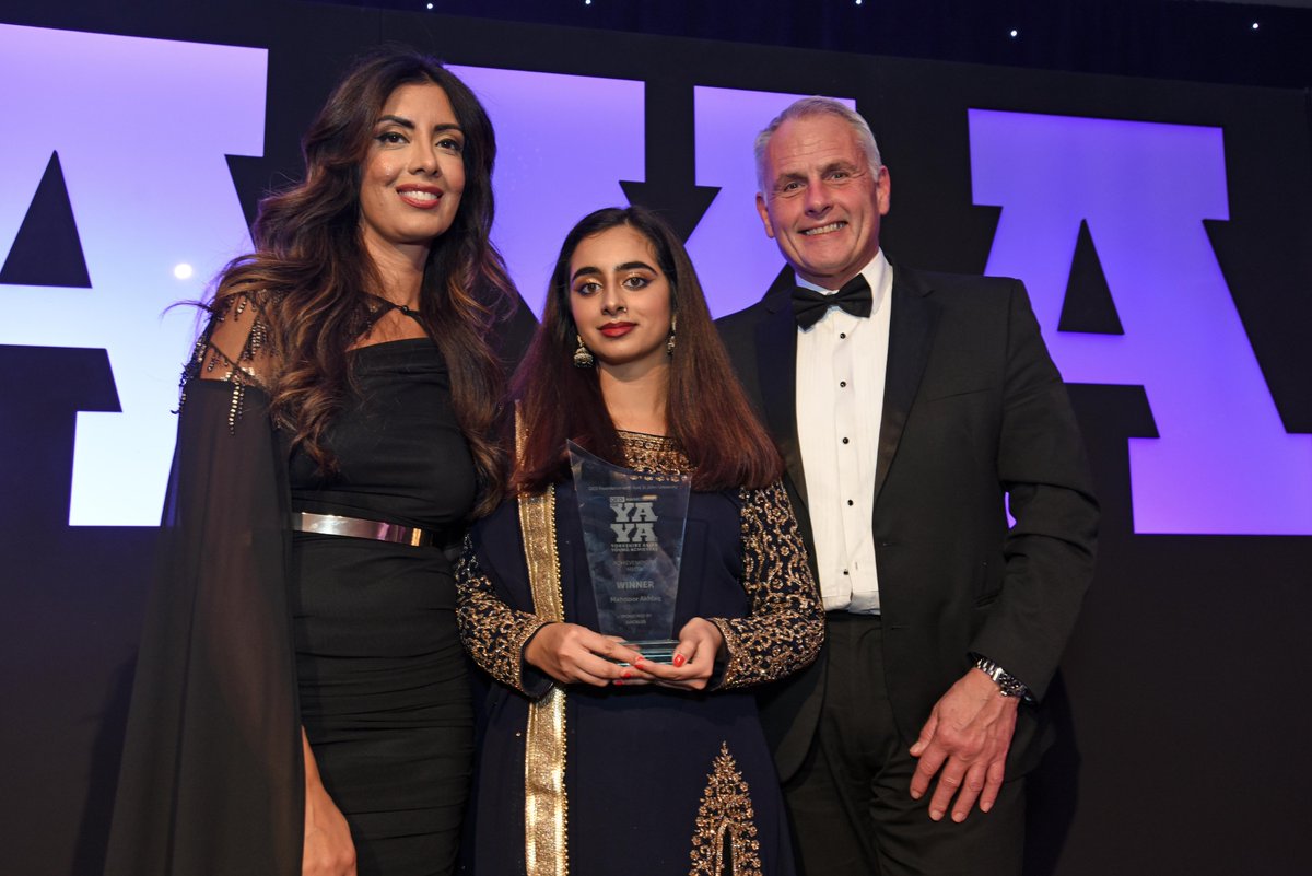 Mahnoor Akhlaq awarded Achievement in Media, sponsored by @LOCALiQ_UK. Multimedia producer @Channel4News. Journalism graduate from @UniversityLeeds, Royal Television Society Bursary recipient, presents & covers stories on homelessness, poverty, & societal issues on Channel 4 News