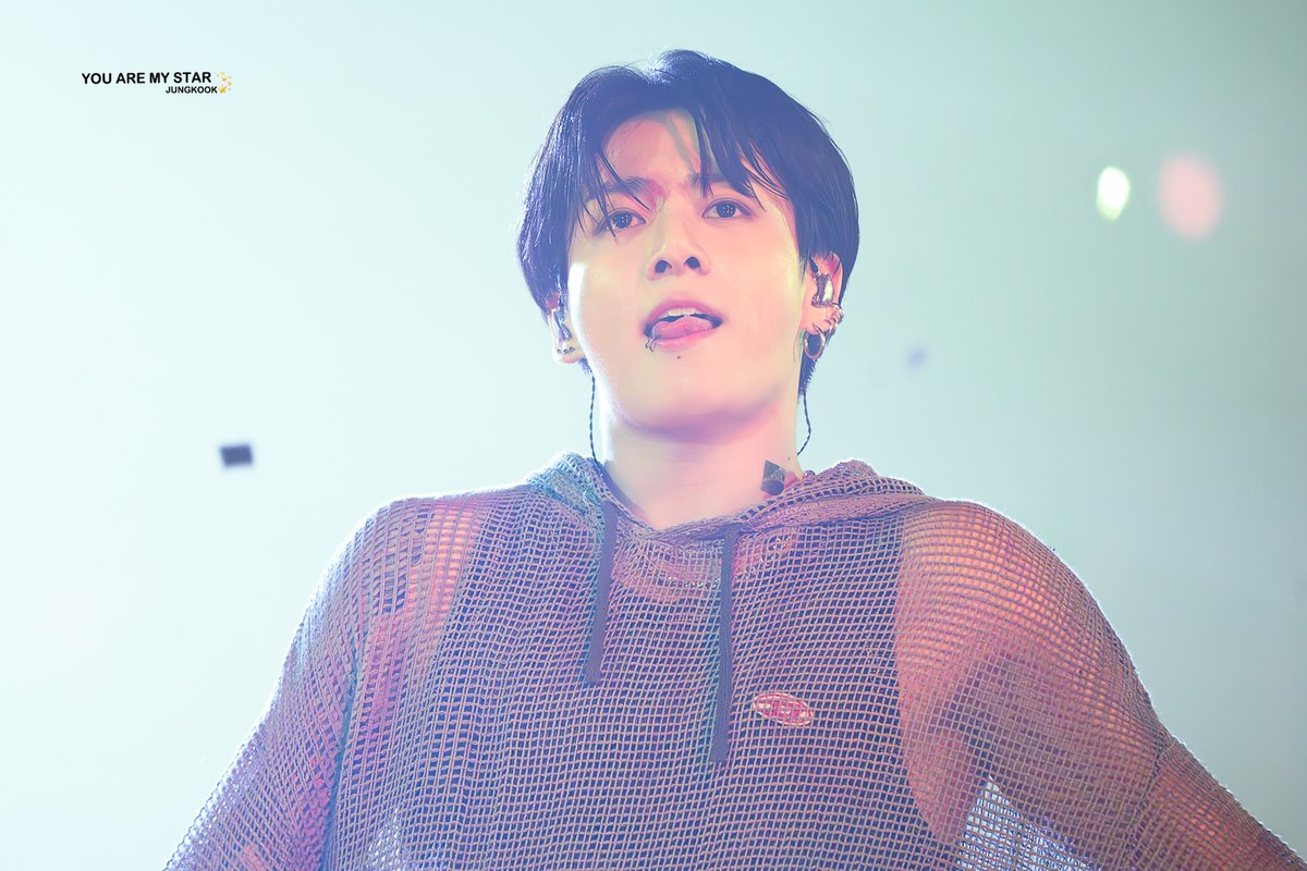 [231120] 골든 쇼케이스  
😳

#JungKook_GOLDEN #GoldenLiveOnStage #방탄소년단 #BTS #정국 #JUNGKOOK #JK #정구기
<a href="/BTS_twt/">방탄소년단</a>