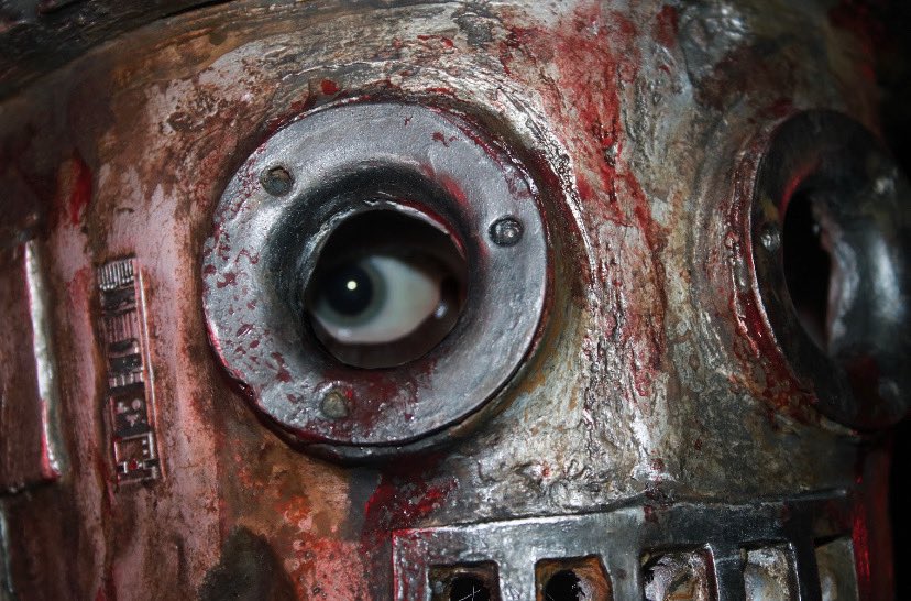 🩷🩷+🤖

Doing a film with a “Half human” antagonist written by [ReDacTeD] is kinda ironic. 

Got some test shots done today 

Prop made by the brilliant @GingellSamuel