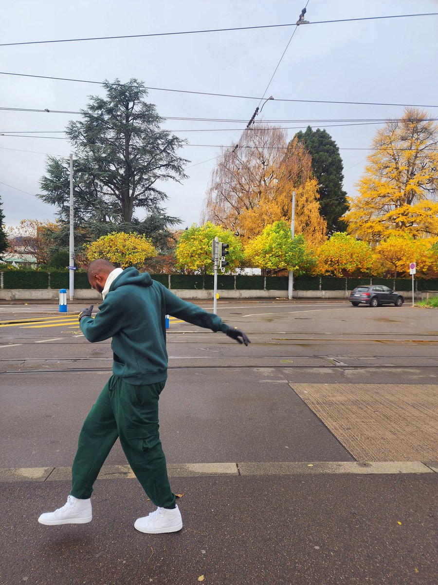 GavinCracck's tweet photo. Bahnhofstrasse📍One Of The World's Most Expensive And Exclusive Shopping Avenues/Streets — POSTCARDS From Zürich🇨🇭

#OliverTraveller #Autumn2023 #AFAR https://t.co/oZCSgC4s8a