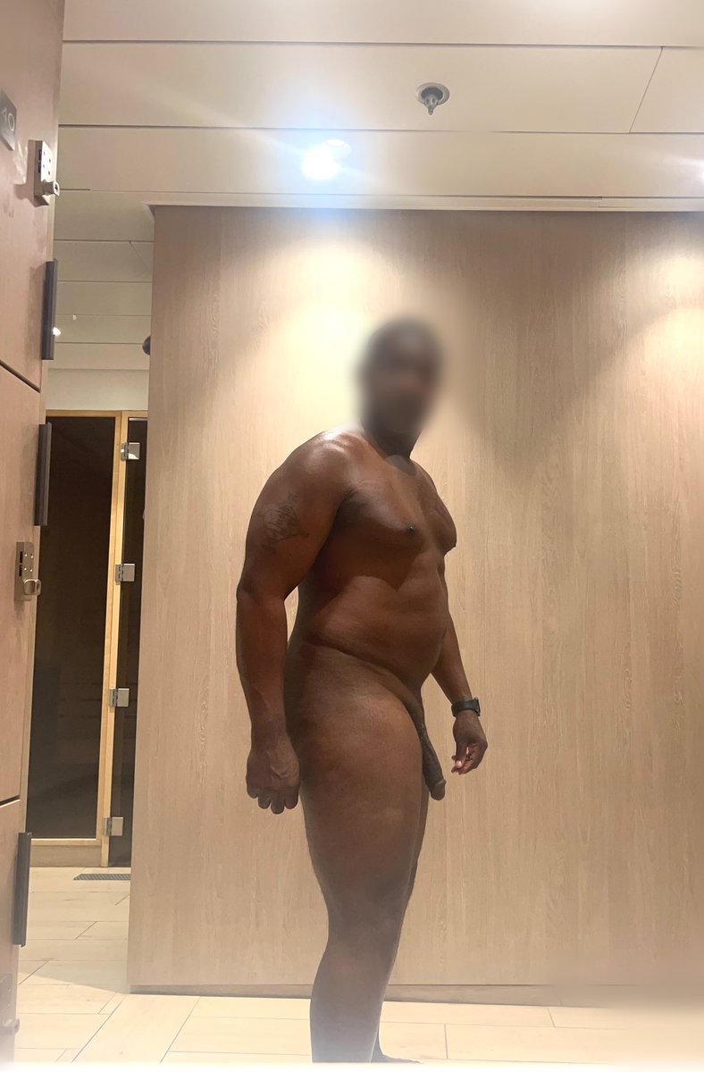 streakingbair2's tweet photo. Locker room #nude #nudism #naturism #nakedworkout #blacknudist #blacknaturist #blacknudism #nakedprogress #gains #lockerroom #black_nudist #sauna #nakedsauna https://t.co/C8RgKipa0V