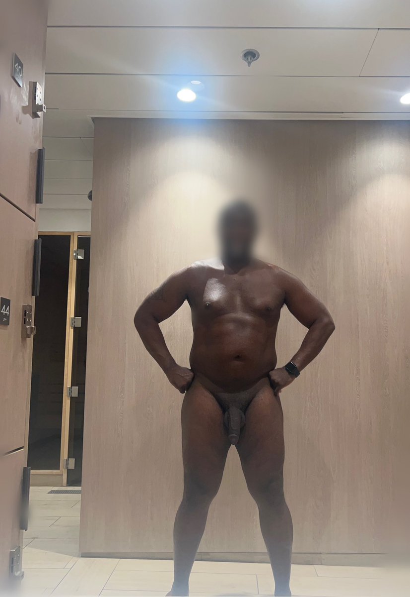 streakingbair2's tweet photo. Locker room #nude #nudism #naturism #nakedworkout #blacknudist #blacknaturist #blacknudism #nakedprogress #gains #lockerroom #black_nudist #sauna #nakedsauna https://t.co/C8RgKipa0V
