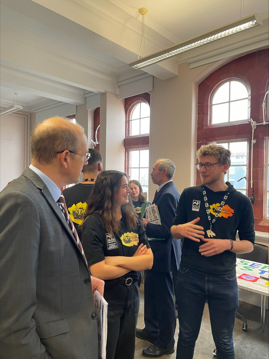LlyrGruffydd's tweet photo. Pleser siarad gyda @WTWales  ynglyn a defnydd domestig o plaladdwyr ym Mae Caerdydd prynhawn 'ma. Cymerwch y 'Pesticide Pledge!' 🐝

It was a pleasure to speak with @WTWales  regarding the domestic use of pesticides in Cardiff Bay this afternoon. Take the Pesticide Pledge! 🐝 https://t.co/RpK8c2i5DQ