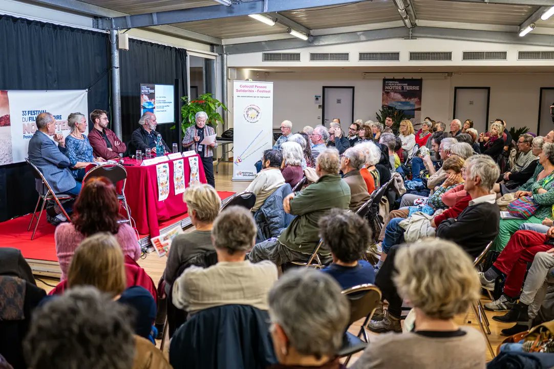 FIFH_Pessac's tweet photo. 📷 RETOUR EN IMAGES 📷

🌍 #FIFH JOUR 2 🌍 Rencontres, débats, conférences et projections ont trouvé salles pleines hier pour cette deuxième journée de festival ! Merci 🫶

@Villedepessac

📷 : A.Birocheau https://t.co/Vono6etEfA