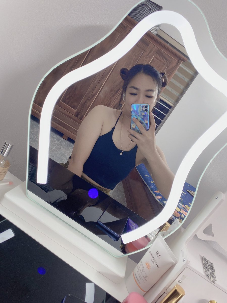 Vesau92's tweet photo. Các bác đi ngủ chưa ạ##massage_in_riyadh https://t.co/S55R9QUjVP