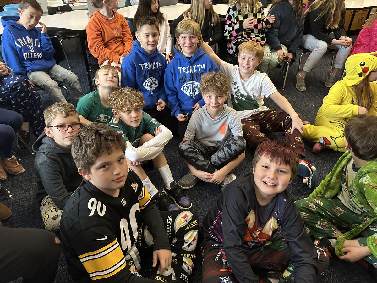 TWS_PBIS's tweet photo. Today fourth grade received their PJ movie party earned at our Student Kickoff! Lots of fun as we prepare for Fall break!! @west_elem 

Thank you to our FANTASTIC PTA!! @TWS_PTA 

🍿🎥🎞️☕️ https://t.co/mM3eh01vXl