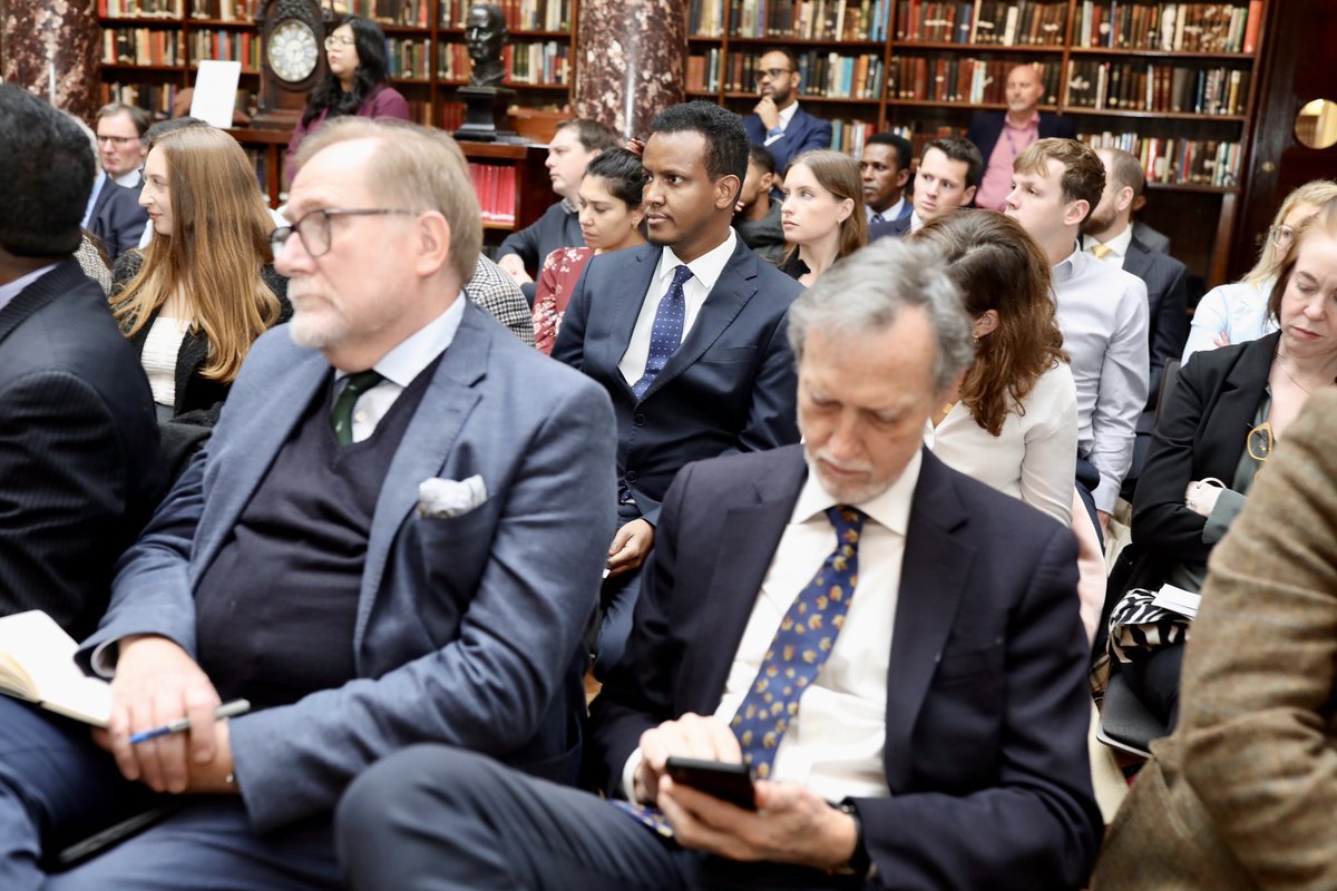 H.E President <a href="/HassanSMohamud/">Hassan Sheikh Mohamud</a> discussed #Somalia's fight against terrorism with UK policymakers and security sector experts at <a href="/RUSI/">Steffen Rusitschka</a>. He reiterated his government’s determination to deliver peace &amp; security, strengthen inclusive governance, service delivery &amp; grow the economy.