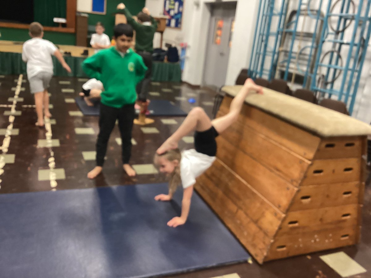 allsaintsfed's tweet photo. Team Sinfield are showing great control in their PE lessons #fit4fun https://t.co/yqAjsi7PrA