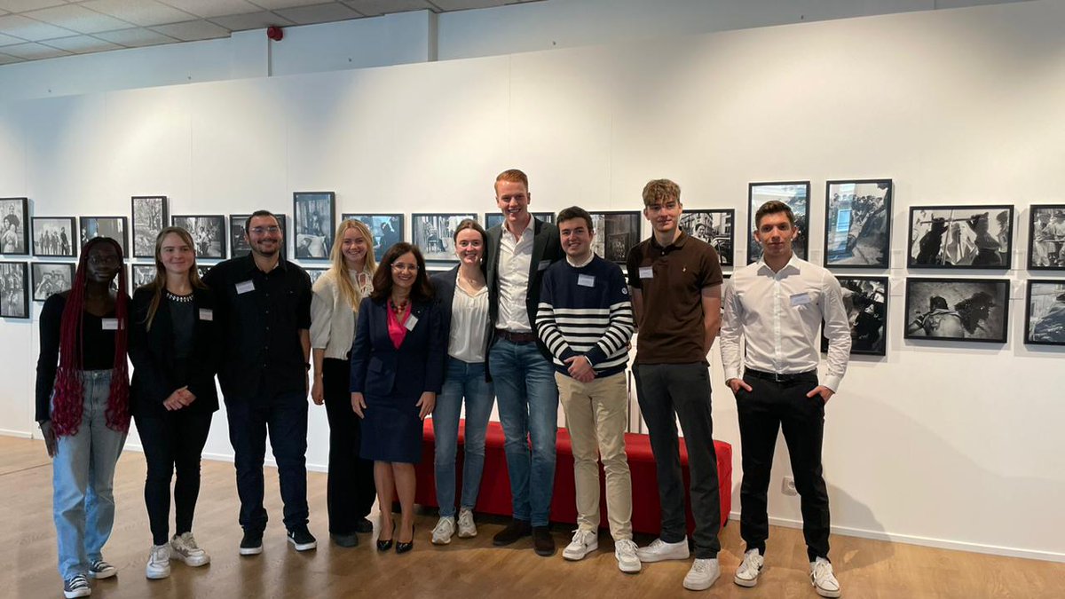 Good luck to the students from Belgium 🇧🇪 and the Netherlands 🇳🇱 pitching today their ideas for #ResponsibleMarketing campaigns. Thank you to @Ferrero_EU, the speakers and judges and @alumnieurope for a great collaboration. Stay tuned to know who the winners are!…