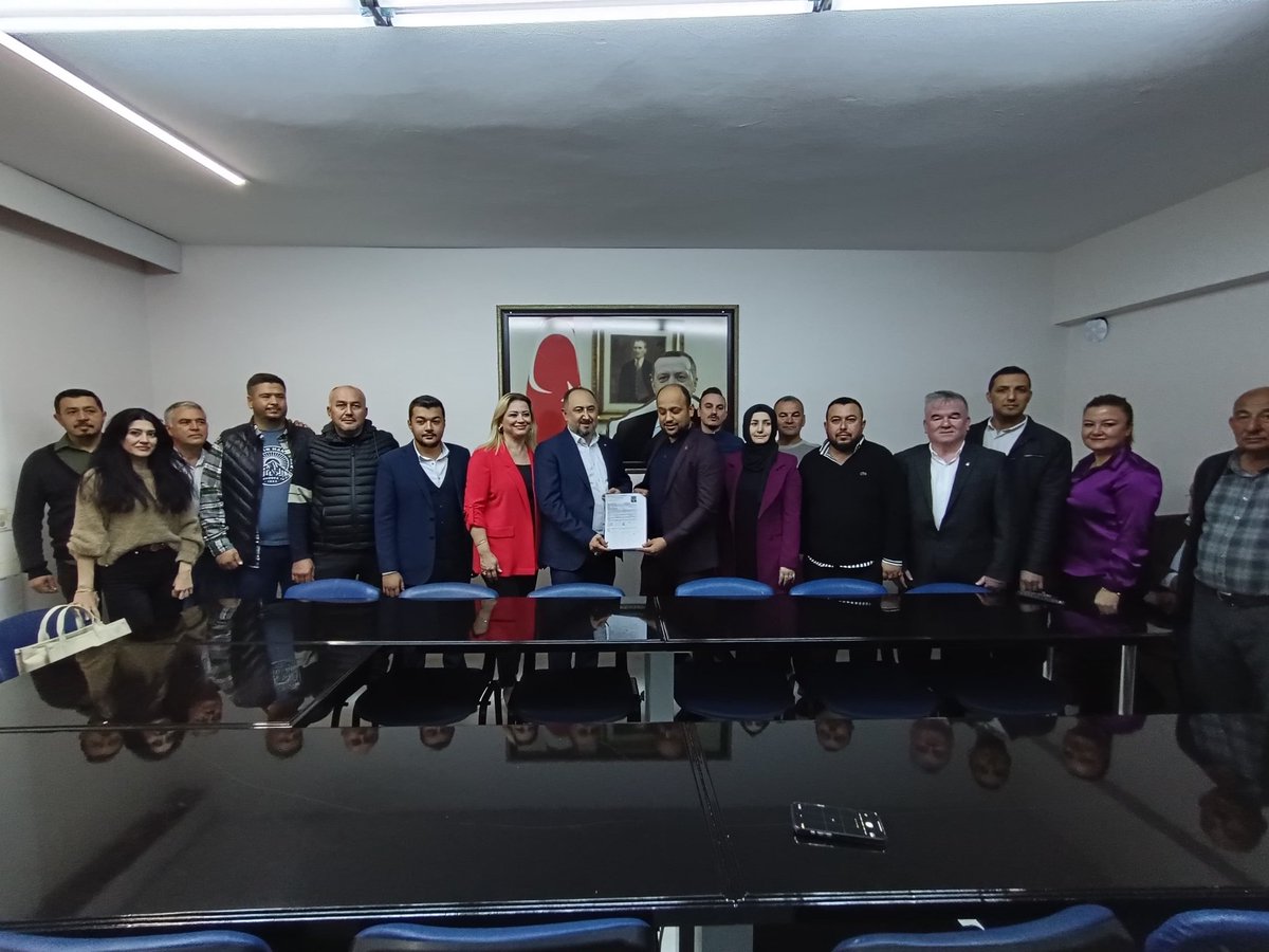kaanosman's tweet photo. Mübarek Olsun.
Yağan yağmura rağmen Finike'miz için çıktığımız bu yolda bizleri yanlız bırakmayan tüm dostlara teşekkür ederim. Gelemediği halde gönülleri bizimle olan tüm hemşehrilerime selam olsun. @MevlutCavusoglu https://t.co/uAYJHr54zO