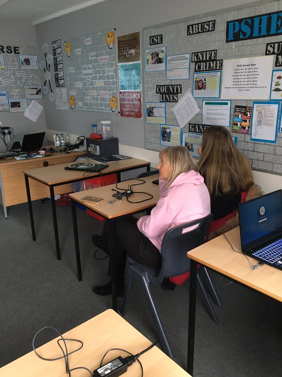 BournerSonia's tweet photo. Great PSHE lesson learning about the dangers of speed #roadsafetyweek https://t.co/ntQePTxZzg