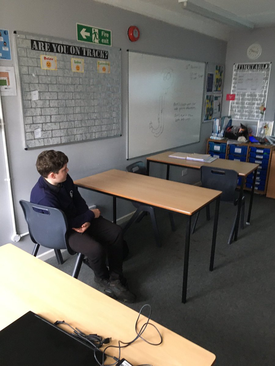 BournerSonia's tweet photo. Great PSHE lesson learning about the dangers of speed #roadsafetyweek https://t.co/ntQePTxZzg