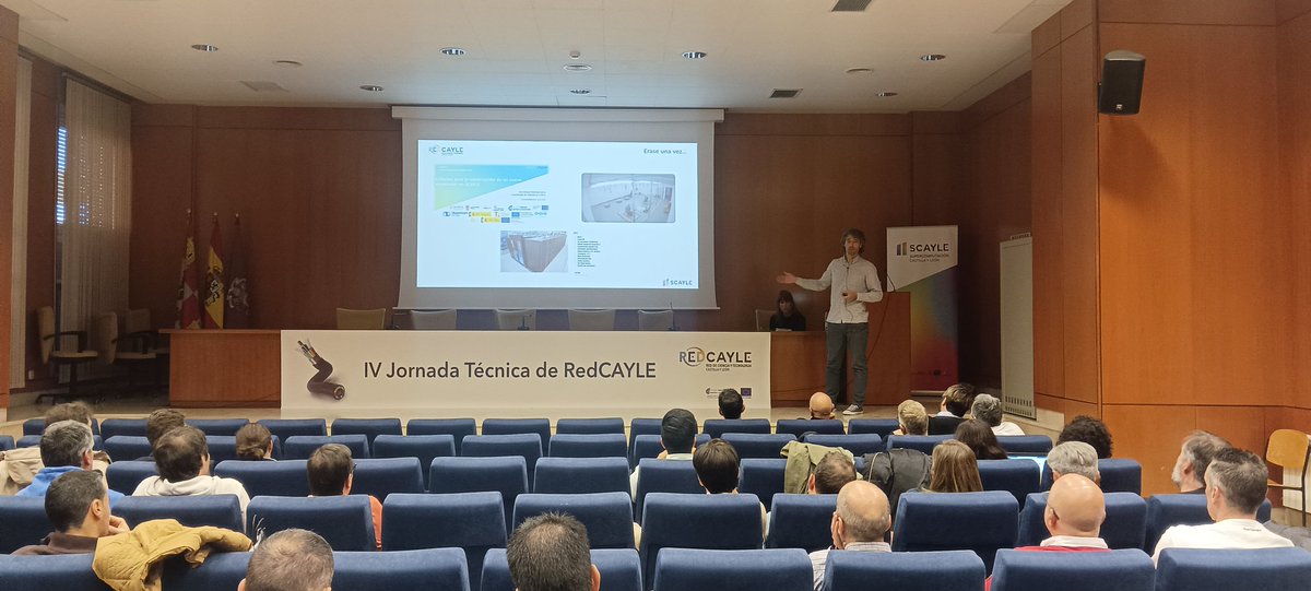 _SCAYLE's tweet photo. ➡️ Jose Manuel Martínez,
Coordinador de #Sistemas #SCAYLE, nos pone al día con como trabajar con un #Datacenter con la ponencia "Llenando un Datacenter: Desde el análisis de necesidades a la puesta en marcha" en la jornada de #RedCAYLE https://t.co/eWmmUXSGoF