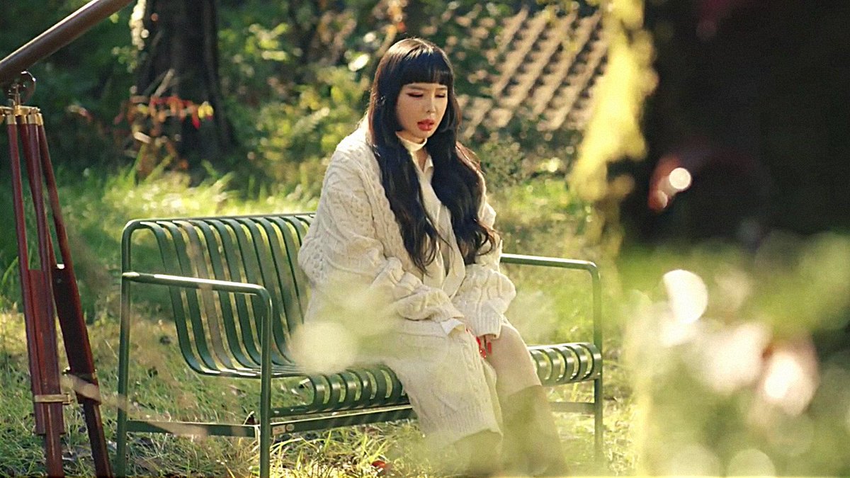 ParkBomDaily's tweet photo. ‘I (아이)’ M/V by Park Bom 박봄 featuring Dawn 던 is out now on YouTube!  
 
— WATCH: https://t.co/WEOvneLmqv

PARK BOM I OUT NOW 
#ParkBom #박봄 #2NE1 #BOMandItogether #오늘오후6시_박봄신곡_아이 #Dawn #던 https://t.co/UKm9bWa0E8