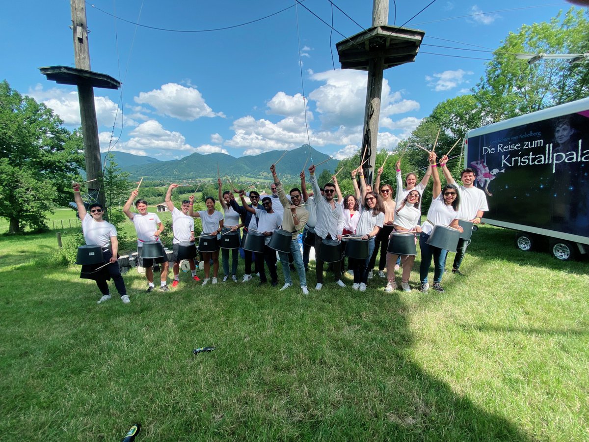 valanticL2021's tweet photo. At #valantic, we embrace team collaboration, which brings people together, ignites innovation, and propels businesses forward. career page link: https://t.co/QhVXWprfCk https://t.co/mo6moUR1oF