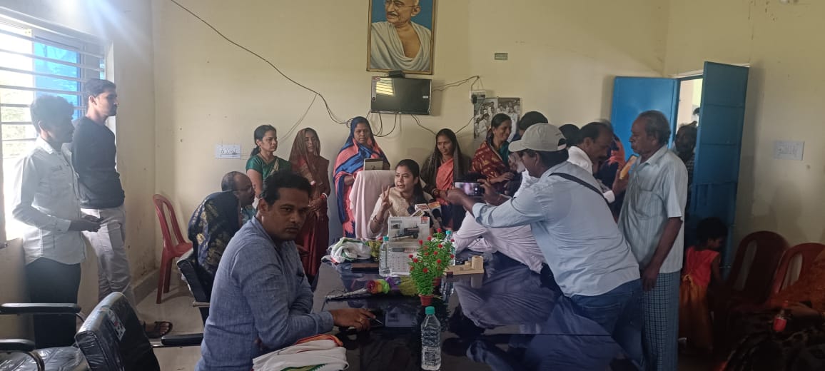PS_Kendrapara's tweet photo. Pallire Prasasana program conducted in Kutaranga GP. #PKendrapara #dmkendrapara #PRDeptOdisha https://t.co/m7V1vCL2ZJ