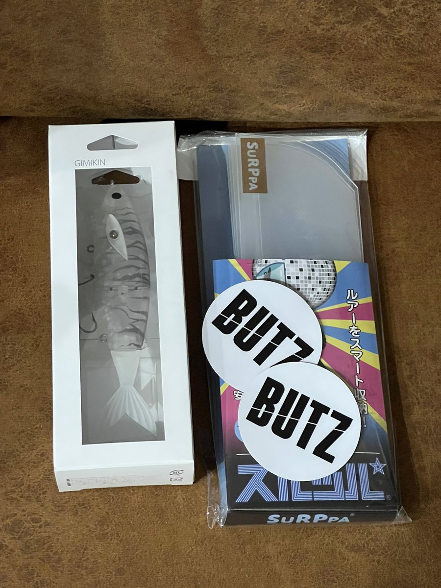 TOKI_SIRAZU's tweet photo. フォトダービーで当選した協賛品セット届きました！
貴重なルアーをありがとうございます✨
スルッパもオカッパリの持ち歩きに便利そうで嬉しいです！
大事に使わせて頂きます🙏

#BUTZ
#BUTZbassfishing
#madotachi
#スルッパ
#バス釣り https://t.co/ekDf7yEj2o