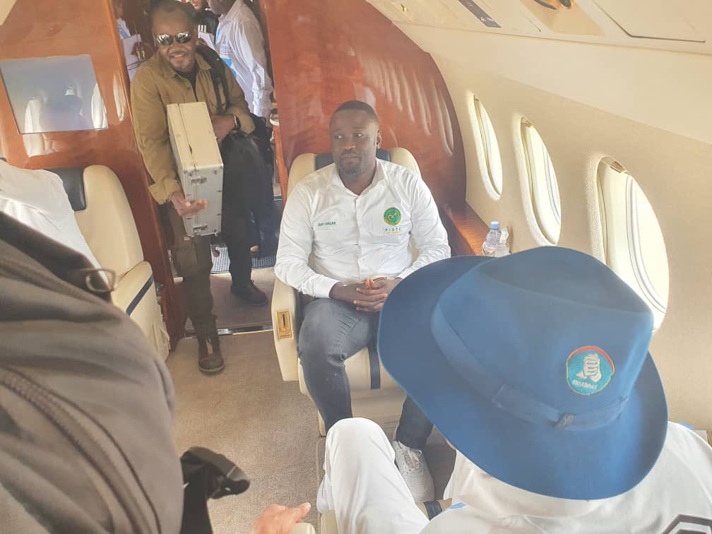LGD_RDC's tweet photo. #RDC: Le PN @Mapon_Matata vient d'embarquer pour la ville d’ #ISIRO/#HAUT_UELE accompagné du ticket gagnant @moise_katumbi, @franckdiongooff et @sethkikuni.

Au Programme: Un meeting populaire pour le Candidat Président N°3️⃣.
#CONGOYAMAKSI https://t.co/4kSftyhHcB