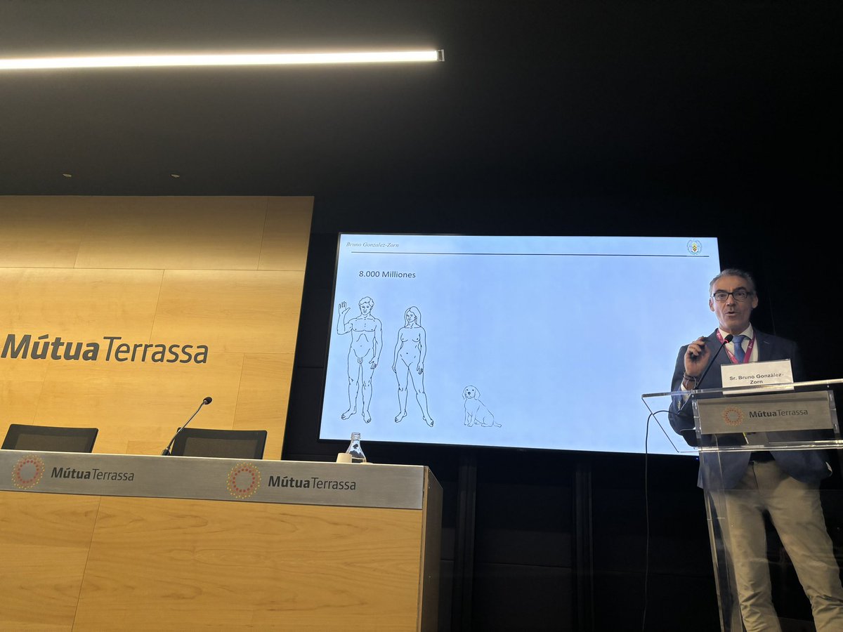 bdietl's tweet image. Inauguramos con el concepto crucial de One Health. “Es importante la formación en hilos, especializarnos, pero ha llegado el momento de crear puentes entre nosotros y trabajar todos en un mismo sentido, de forma coordinada” @_bgzorn_ 
#UsoAntibióticos #PROAMT