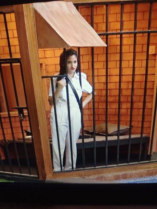 F_iEIHlWQAALITx?format=jpg&name=small