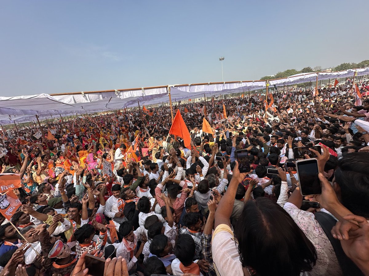 JSherpur's tweet photo. आज़ इंदिरा गांधी स्टेडियम चित्तौड़गढ़ में विधानसभा क्षेत्र #चित्तौड़गढ़ क्र.169 से निर्दलीय प्रत्याशी #चंद्रभान सिंह जी आक्या क़े समर्थन में जनसभा क़ो संबोधित क़िया ।
#चित्तौड़गढ़_विधानसभा 
#चितौड़_मांगे_चन्द्रभान #rajasthanelection2023 #जन_आशीर्वाद #RajasthanElection https://t.co/Thz3FV18K5