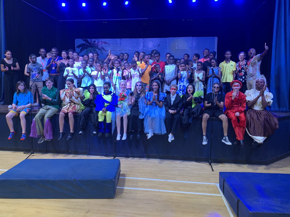 actforchangegh's tweet image. We took kids from Ga Mashie (James Town and Ussher Town) to the preview of the new Pantomime play “Little Mermaid” by the International Players of Accra at the Lincoln Community International School, Accra. 

#Pantotime #Theatre