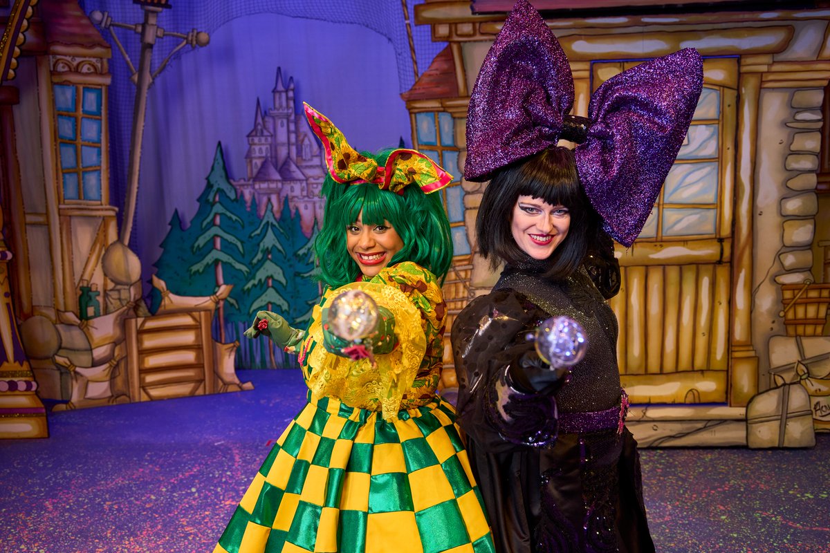 Take a look at our fantastic cast! Yesterday they put on their costumes for the first time, transforming themselves into their characters!

We cannot wait for you to see this year’s #NewburyPanto in all its glittering galore, book your tickets here: bit.ly/NewburyPanto20…