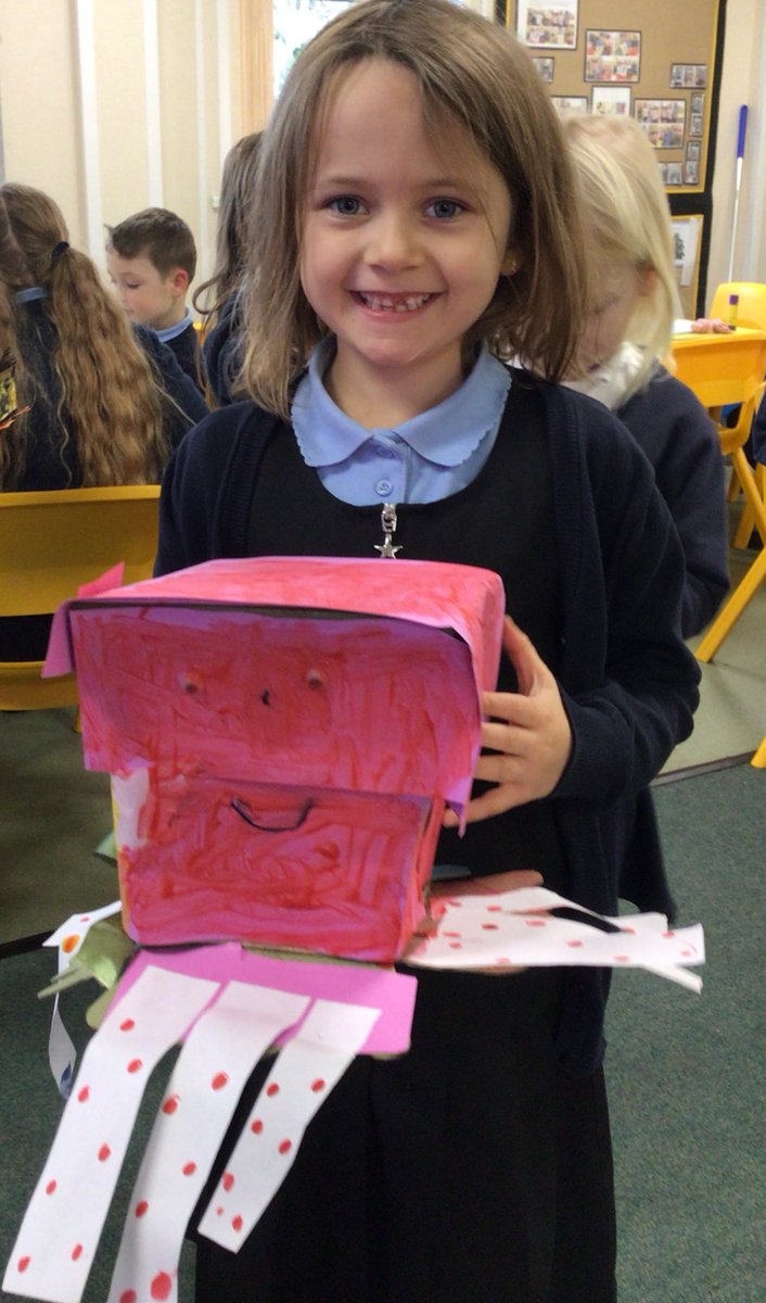 Y2YellowClass's tweet photo. Inspired by @Alex_T_Smith’s beautiful illustrations of #TheAdventuresOfEggBoxDragon we made our own junk model creatures 🐉 🐢 🐇 🐙 https://t.co/4ae1Kj5jL2