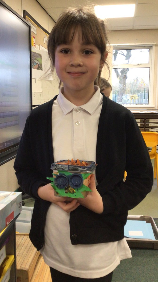Y2YellowClass's tweet photo. Inspired by @Alex_T_Smith’s beautiful illustrations of #TheAdventuresOfEggBoxDragon we made our own junk model creatures 🐉 🐢 🐇 🐙 https://t.co/4ae1Kj5jL2
