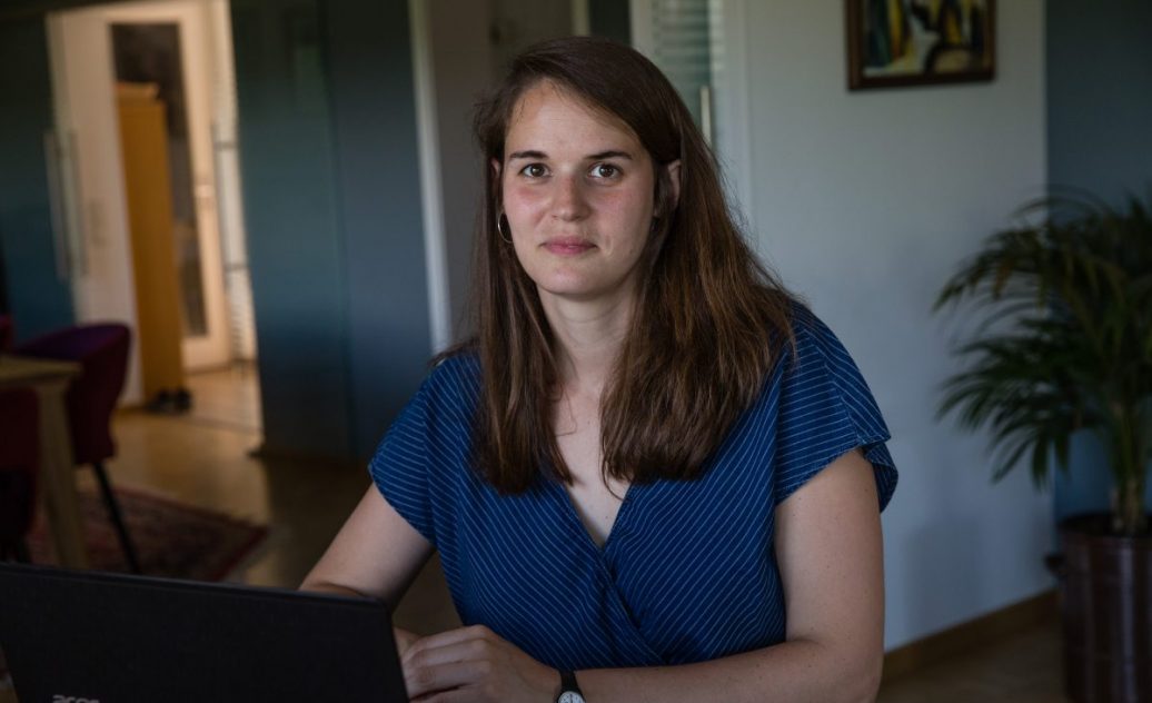Kijktip! Politicoloog <a href="/L_deJonge/">Léonie de Jonge / @leoniedejonge.bsky.social</a> Léonie de Jonge is te gast in het programma <a href="/NOS/">NOS</a> Nederland Kiest: De Uitslagen, op <a href="/NPO1/">NPO 1</a>. Ze schuift tussen 22:00 en 22:30uur aan als analist bij de #wetenschapsdesk, tijdens de uitzending vanuit de #TweedeKamer.
