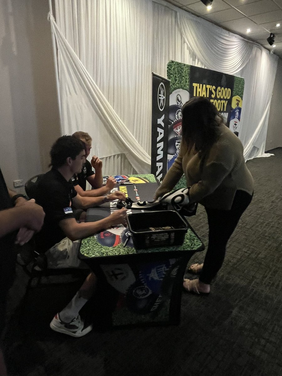 chelseaaa__s's tweet photo. @thatsgoodforfooty bruzzy and Mitchell tonight ⚫️⚪️❤️ #collingwood #collingwoodfc #afl #flagpies23 #flagpies24 #magpies https://t.co/Si3DFzzv99