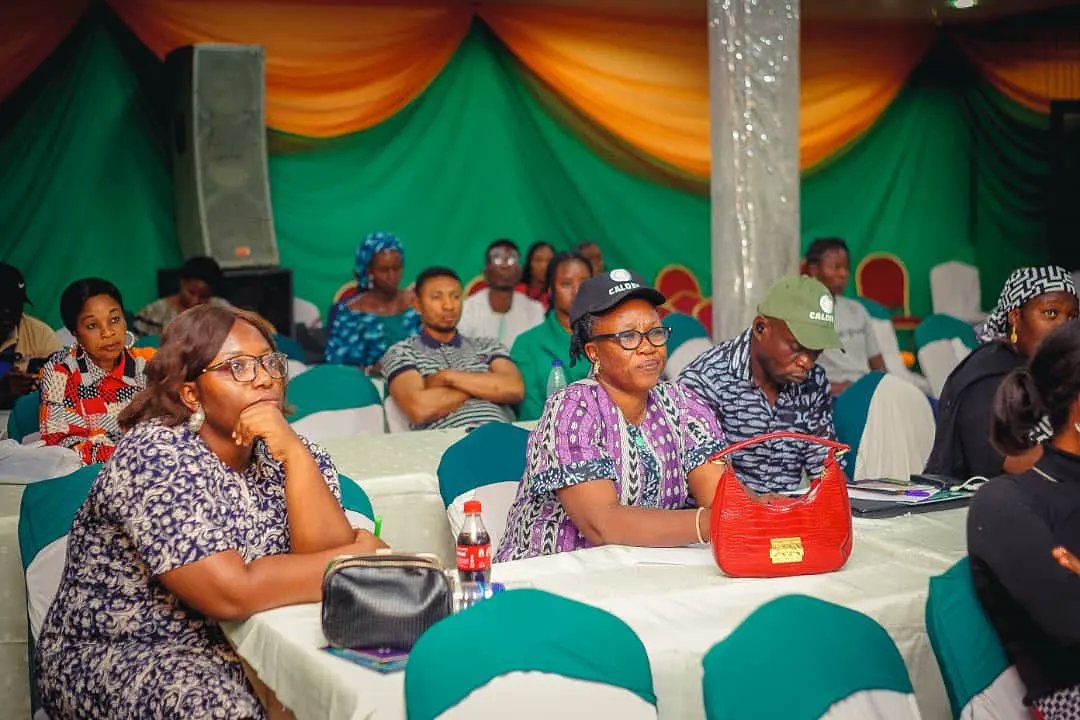 Step_Up_Nigeria's tweet photo. We teamed up with CALDEV at their event "Rebuilding Nigeria through Children's Education, Welfare, and Security." We shared anti-corruption education via "Tosin's Story" alongside our books.
Thanks, CALDEV, for this impactful experience. #Caldev #StepUpNigeria #TosinsStory #NGOs https://t.co/WYjtoTugAv