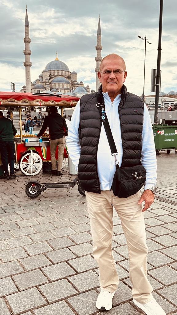 Ken Hart tweet media