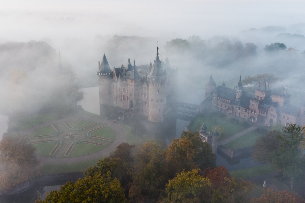 Kasteel de Haar heeft nieuwe vacatures! Solliciteer snel via kasteeldehaar.nl/over-de-haar/v… 

#kasteeldehaar #werkenbijdehaar #vacaturealert #werkenopeenkasteel